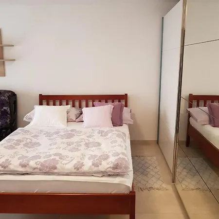 Lyra Apartment